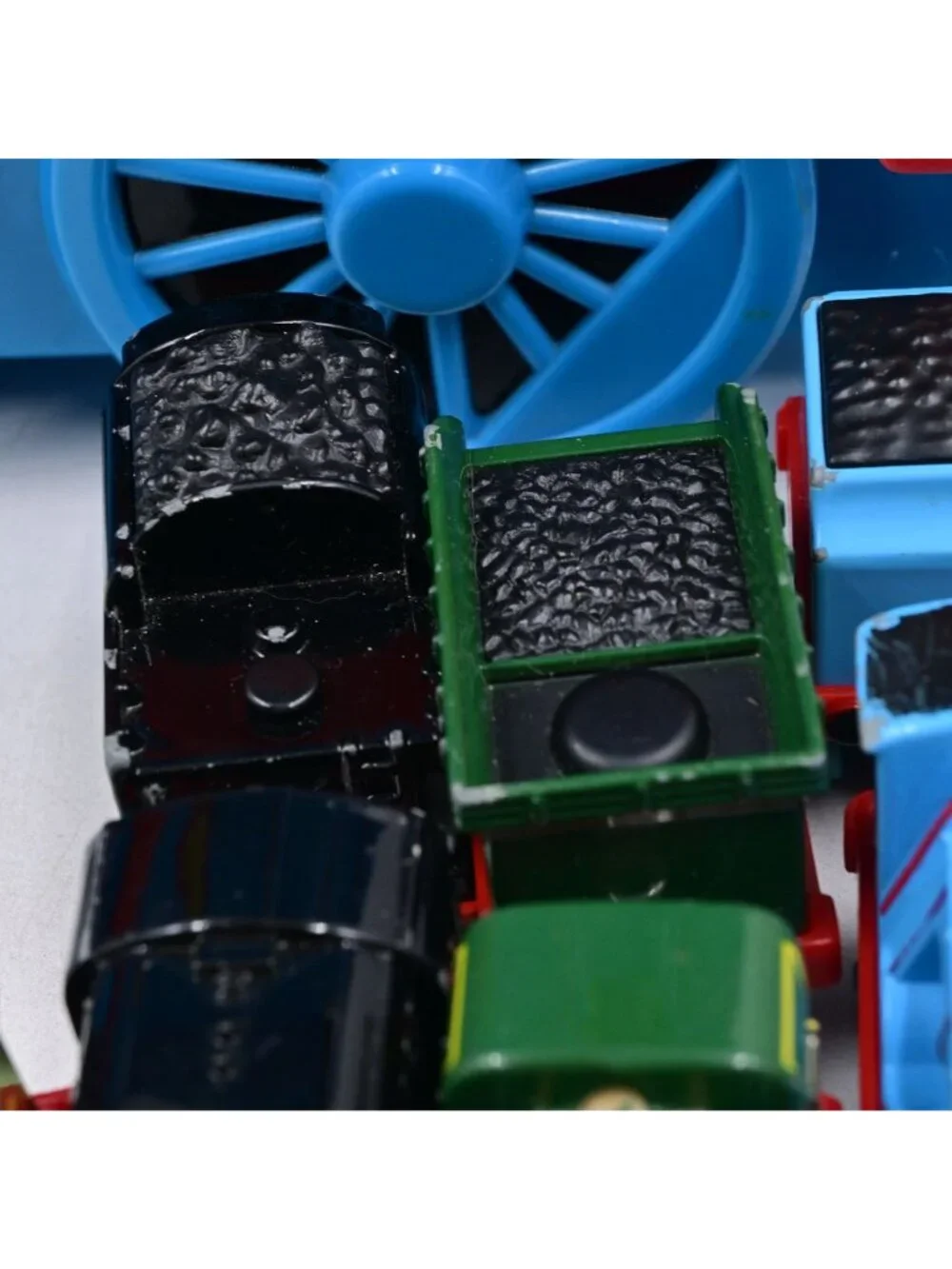 Thomas The Train Tank Engine Take Along Carrying Case W/ 13 Engines & 6 Cars